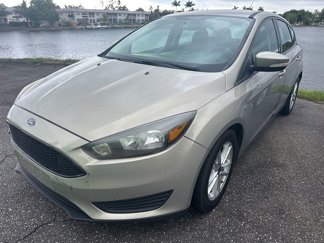 Used 2015 Ford Focus SE image 1
