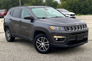 Used 2018 Jeep Compass Latitude w/ Cold Weather Group image 1