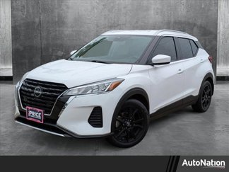Used 2022 Nissan Kicks SV image 1