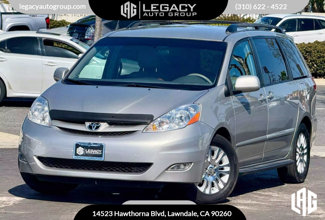 Used 2009 Toyota Sienna XLE image 1