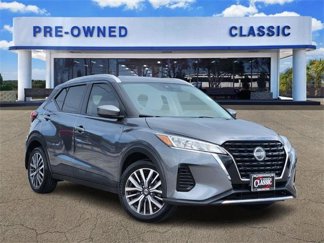 Used 2021 Nissan Kicks SV image 1