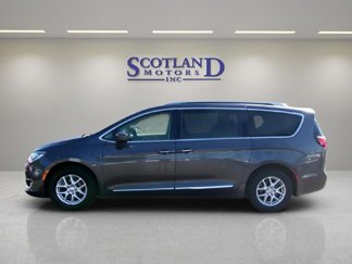 Used 2020 Chrysler Pacifica Touring-L image 1