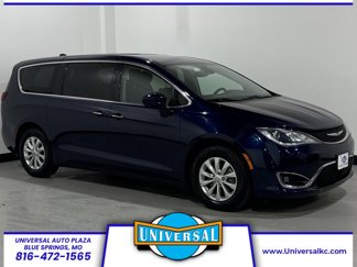 Used 2019 Chrysler Pacifica Touring Plus w/ Advanced Safetytec Group image 1