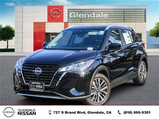 Certified 2024 Nissan Kicks SV image 1