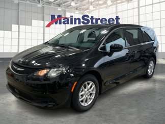 Used 2022 Chrysler Voyager LX image 1