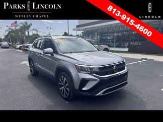 Used 2022 Volkswagen Taos SE image 1