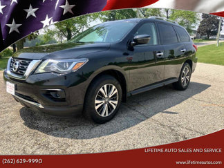 Used 2017 Nissan Pathfinder S image 1