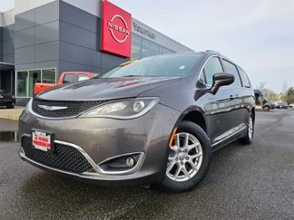 Used 2020 Chrysler Pacifica Touring-L image 1