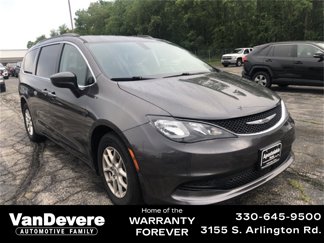 Used 2021 Chrysler Voyager Lxi image 1
