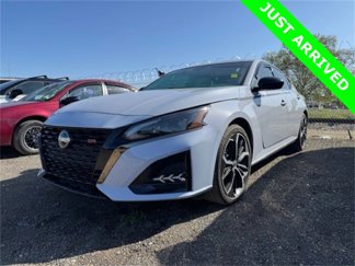 Used 2024 Nissan Altima 2.5 SR image 1