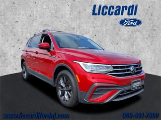Used 2022 Volkswagen Tiguan SE image 1