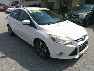 Used 2014 Ford Focus SE w/ SE Sport Package image 1