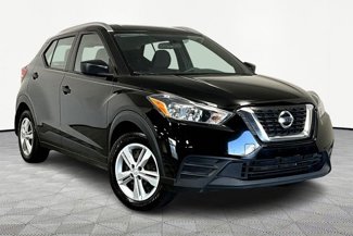 Used 2019 Nissan Kicks S image 1