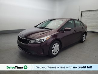 Used 2017 Kia Forte LX image 1