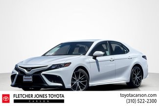 Used 2022 Toyota Camry SE image 1