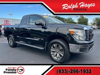 Used 2018 Nissan Titan SV w/ SV Convenience Package image 1