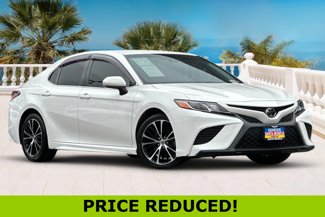 Used 2018 Toyota Camry SE image 1