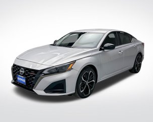 Used 2023 Nissan Altima 2.5 SR image 1