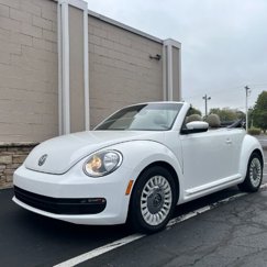 Used 2013 Volkswagen Beetle 2.5 image 1