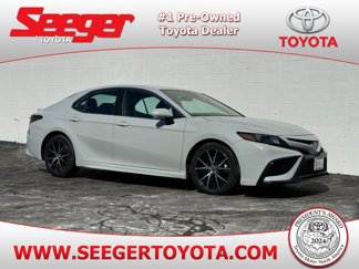Used 2022 Toyota Camry SE image 1