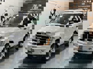 Used 2005 Dodge Durango SLT image 1