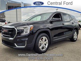 Used 2024 GMC Terrain SLE image 1