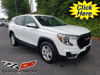 Used 2024 GMC Terrain SLE image 1