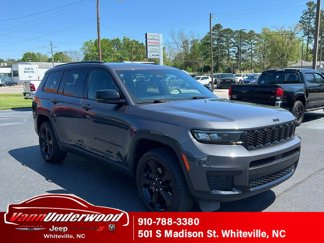 Certified 2023 Jeep Grand Cherokee L Laredo image 1