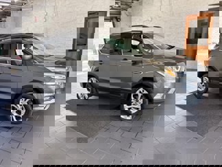 Used 2017 Ford Escape SE w/ Equipment Group 201A image 1
