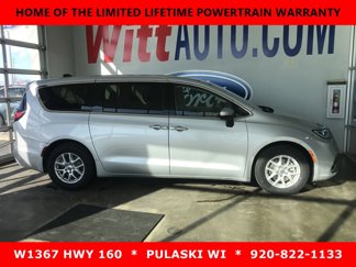 Used 2023 Chrysler Pacifica Touring-L image 1