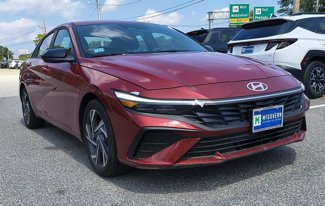 Used 2025 Hyundai Elantra Sport image 1