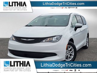 Used 2022 Chrysler Voyager LX image 1