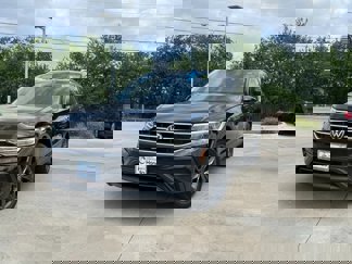Used 2023 Volkswagen Tiguan SE image 1