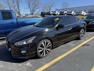 Used 2020 Nissan Altima 2.0 Platinum image 1