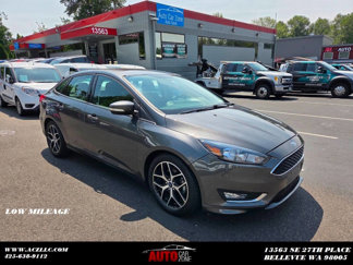 Used 2017 Ford Focus SEL image 1