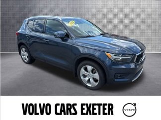 Certified 2022 Volvo XC40 T5 Momentum image 1