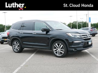Used 2017 Honda Pilot Touring image 1