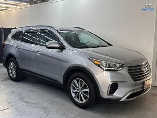 Used 2018 Hyundai Santa Fe SE image 1