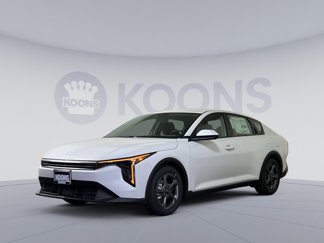 New 2025 Kia K4 LXS image 1