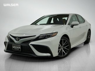 Used 2023 Toyota Camry SE image 1