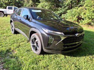 New 2025 Chevrolet Trax RS image 1