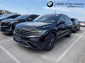 Used 2022 Volkswagen Tiguan SE image 1