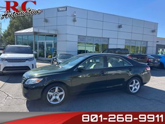 Used 2010 Toyota Camry LE image 1