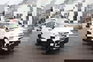 New 2025 Volkswagen Taos SEL image 1