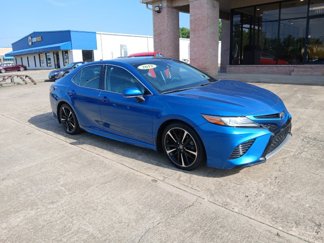Used 2018 Toyota Camry XSE image 1