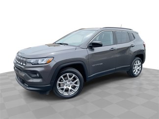 Used 2022 Jeep Compass Latitude image 1