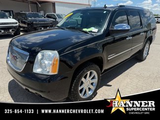 Used 2011 GMC Yukon XL Denali image 1