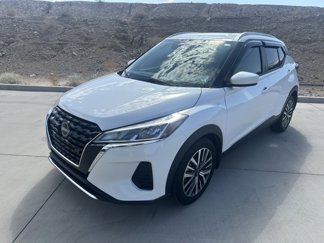 Used 2023 Nissan Kicks SV image 1