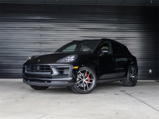 Certified 2022 Porsche Macan S image 1