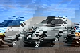 Used 2018 Ford Explorer XLT image 1